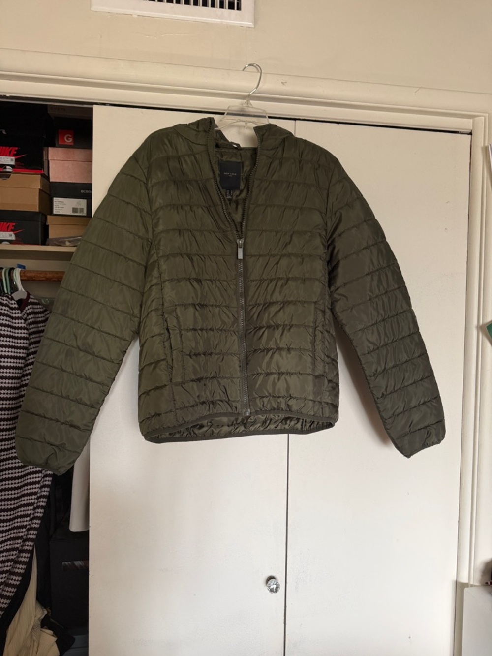 New Look Men Quilted Puffer Jacket in Olive